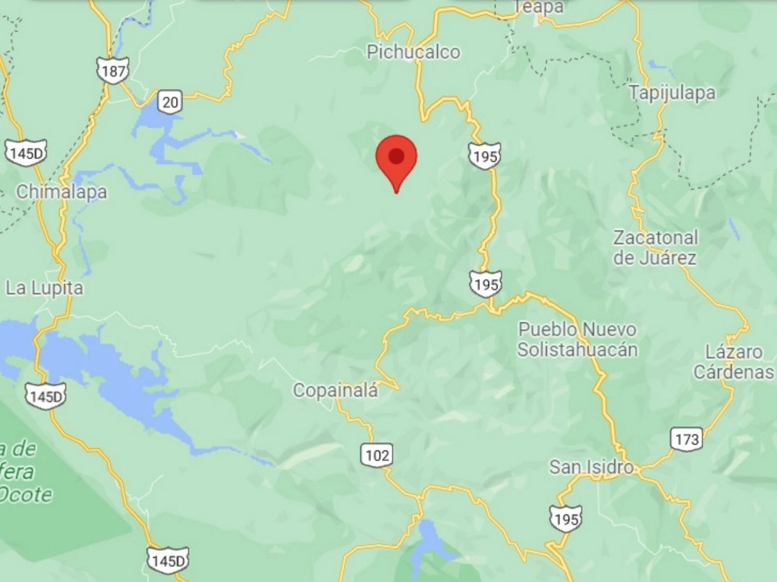 Tres personas golpeadas con las culatas de armas de fuego de alto poder, 35 viviendas quemadas e igual número de familias desplazadas dejó ayer una agresión contra ejidatarios zoques del poblado de Guayabal, municipio de Chapultenango. Imagen tomada de Google Maps