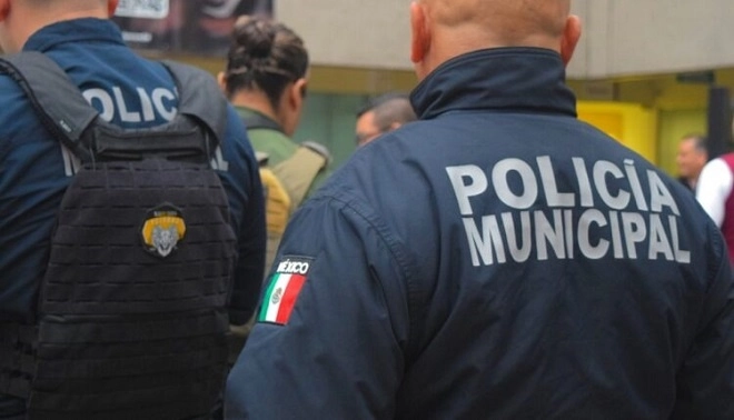 Actualmente hay casi 2 mil 500 policías municipales en Tijuana. Foto Esquina 32/ vía La Jornada BC
