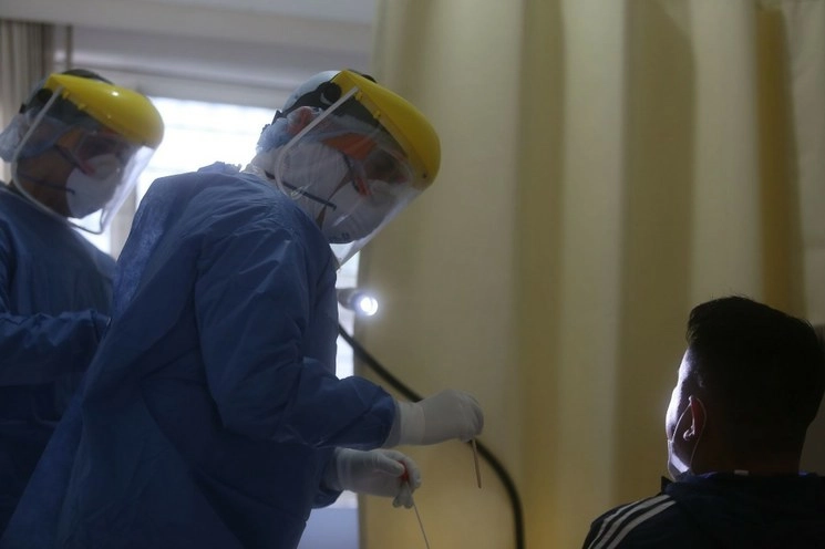 En Guadalajara, Zapopan, Ciudad Guzmán y Puerto Vallarta hay módulos fijos e itinerantes para atender y realizar pruebas a pacientes sospechosos de contagio por coronavirus. Foto Cuartoscuro