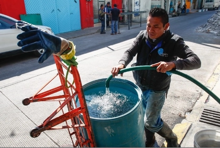 Noyola Cedillo dijo que esta situación representa una emergencia de salud pública, ya que el consumo de agua contaminada puede afectar gravemente la salud. Foto Víctor Camacho / archivo