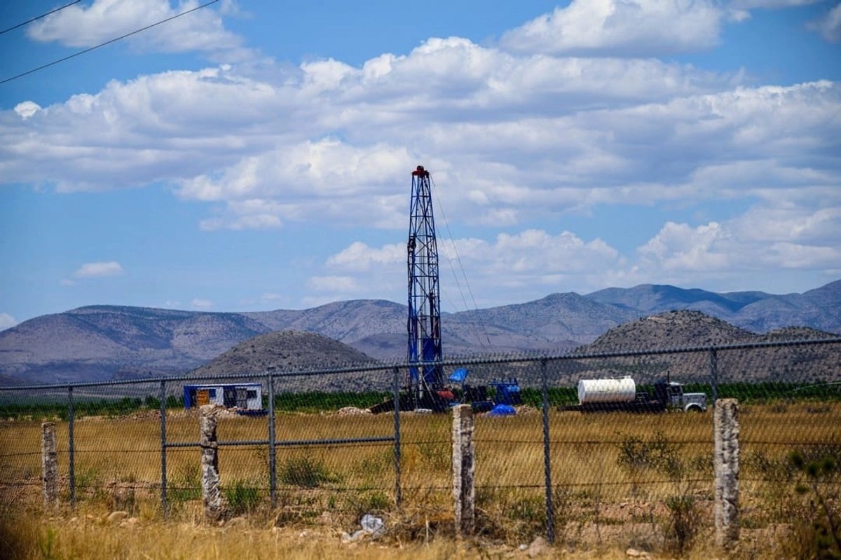 Víctor M. Quintana S. Y Martín Solís B.