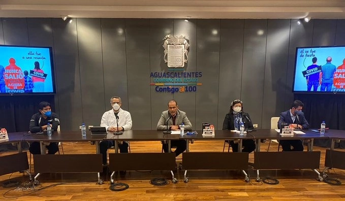 El gobernador de Aguascalientes Martín Orozco, informó de un crédito para adquirir vacunas. Foto @MartinOrozcoAgs