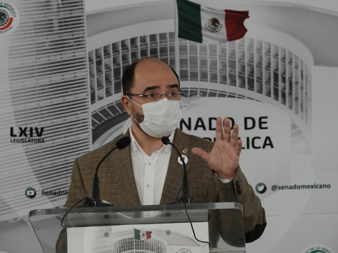 El senador Emilio Álvarez Icaza, de la Iniciativa Ahora. Foto Cuartoscuro / Archivo
