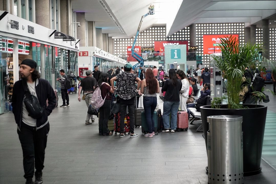 Viajeros en el Aeropuerto Internacional de la Ciudad de México, el 12 de febrero de 2025. Foto 