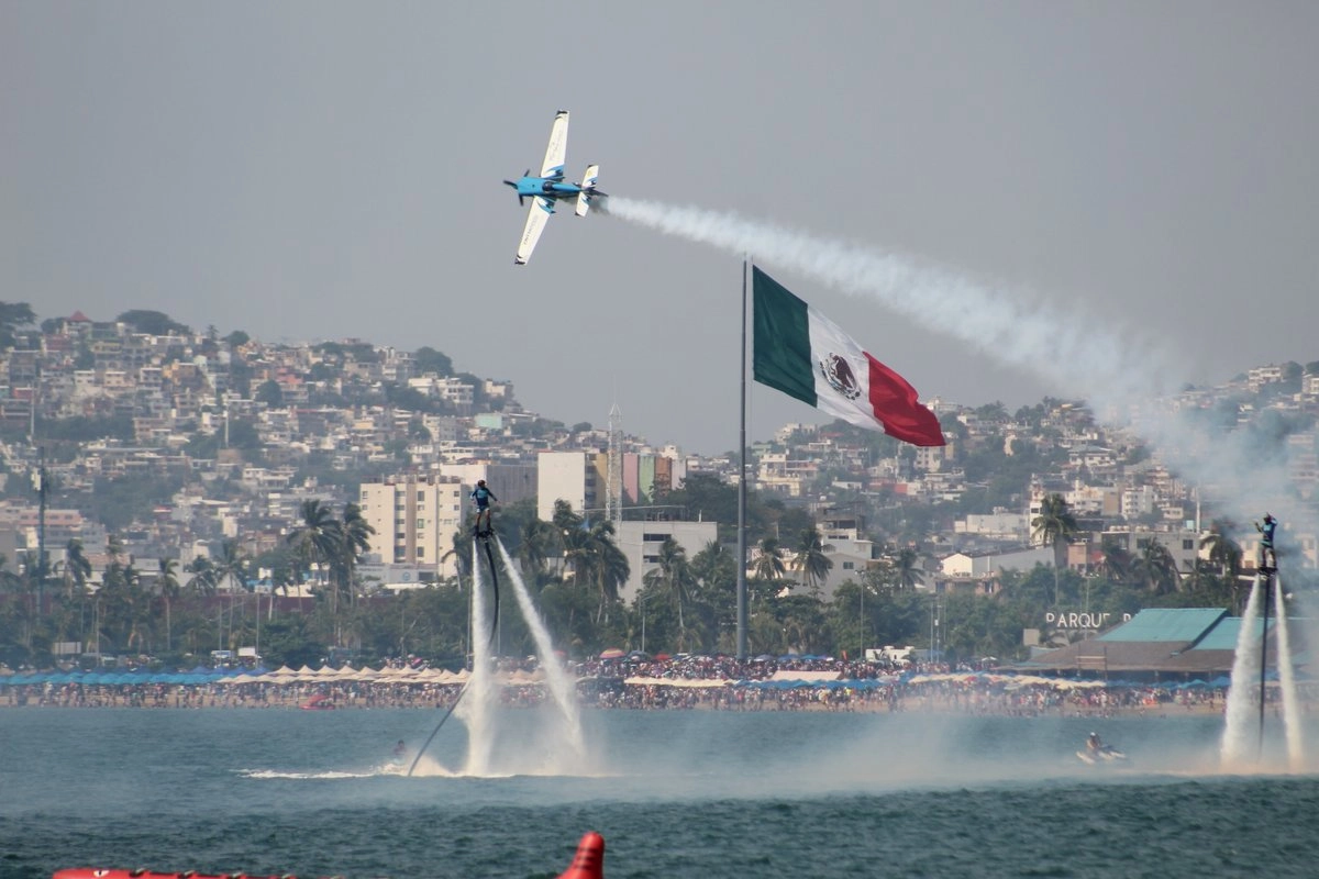 El Air Show 2025 inició este sábado por la mañana y concluirá este domingo 23 de noviembre con dos funciones.