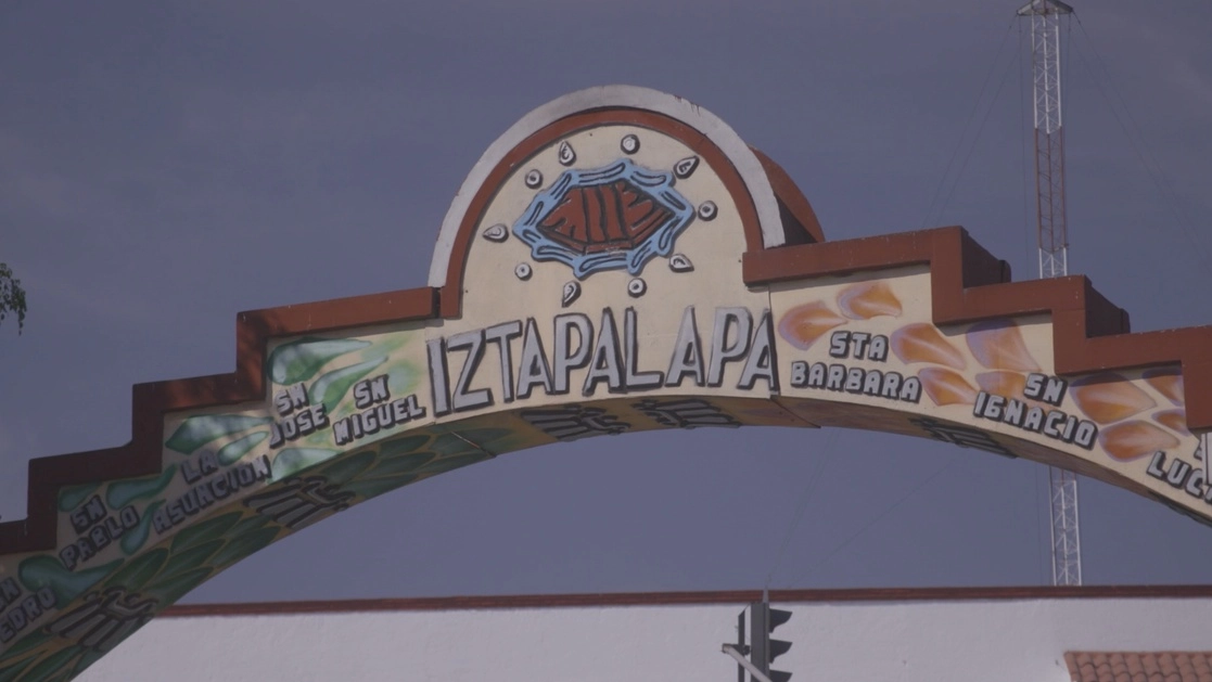 Fotogramas del largometraje 'Un sentido de comunidad: Iztapalapa' que se presenta hoy en la Escuela de Cine Comunitario y Fotografía Pohualizcalli.