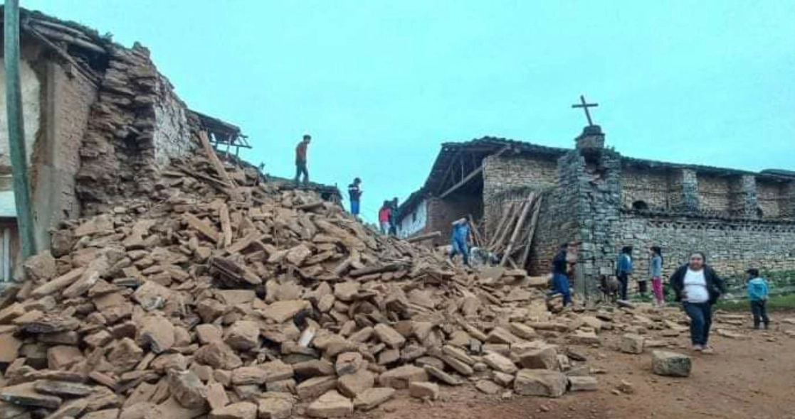 El accidente, que también dejó siete heridos, sucedió en la misma zona del sismo del domingo. 