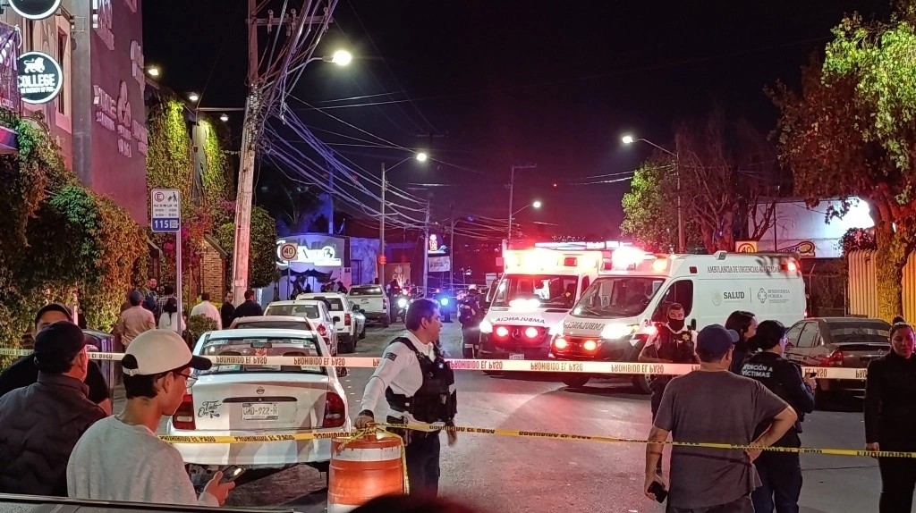 La Fiscalía de Querétaro confirmó que habría 10 personas fallecidas por este ataque, de las cuales al menos tres son mujeres, mientras que otras siete resultaron heridas. Foto tomada de X.