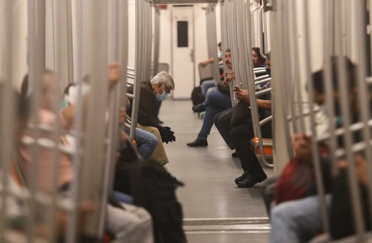 Durante la nueva normalidad en el metro de la Ciudad de México. Foto Yazmín Ortega Cortés