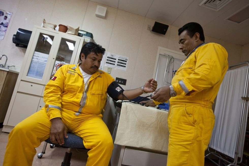 Los trabajadores presentan cuadros similares de la enfermedad. Foto cortesía Pemex