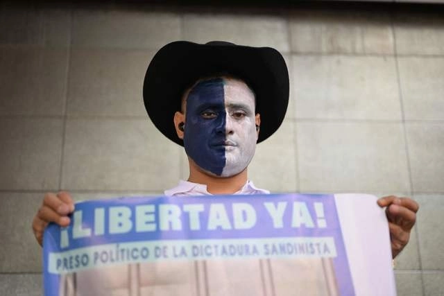 El balance anterior era de 263, lo que implica que 15 periodistas se exiliaron en el trimestre julio-septiembre. Foto Afp