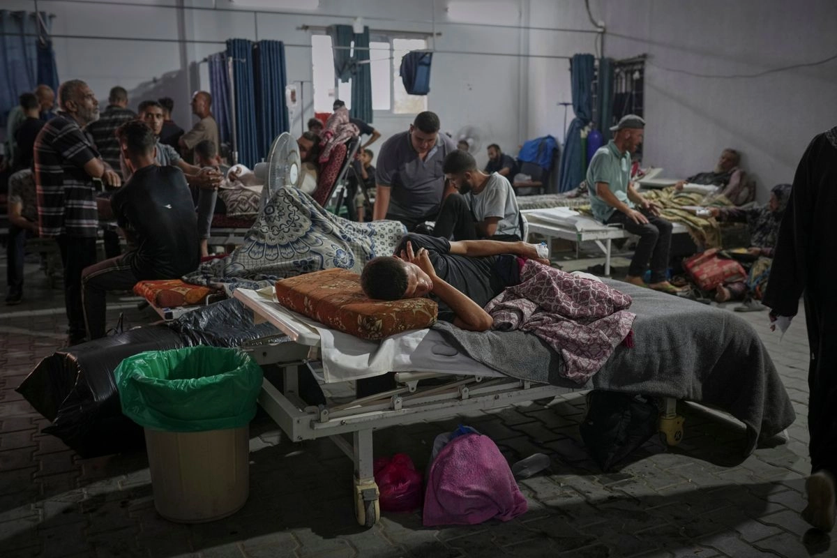 Un almacén construido en el patio del Hospital Shifa es usado para atender a los enfermos y herido en Gaza, el 6 de julio de 2025. Foto 