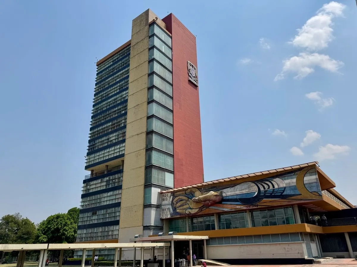 Torre de Rectoría de la UNAM, en Ciudad Universitaria 