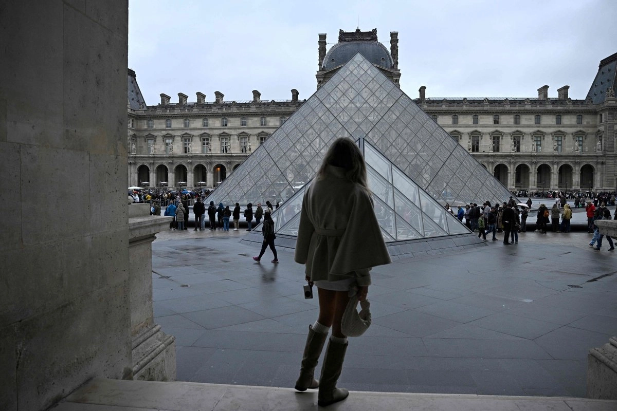 Entre los objetos robados del Louvre el pasado domingo 20 de octubre, se encuentranjoyas pertenecientes a la reina María Amelia y a la reina Hortensia. Foto 