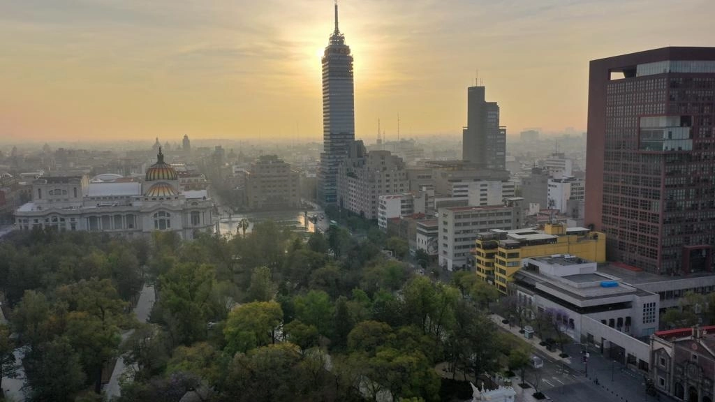 Amanecer en Ciudad de México, durante época de invierno. Foto Pablo Ramos / archivo 