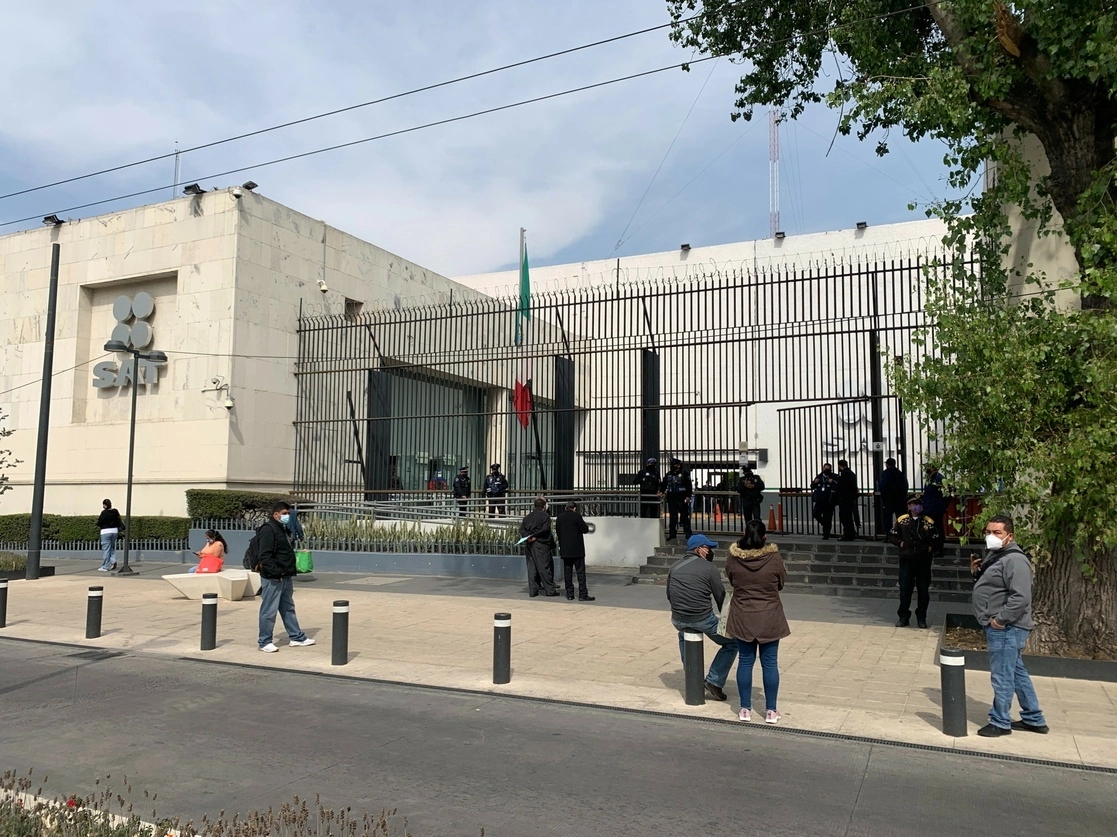 Oficinas del SAT en la Ciudad de México. Foto Alfredo Domínguez/ Archivo