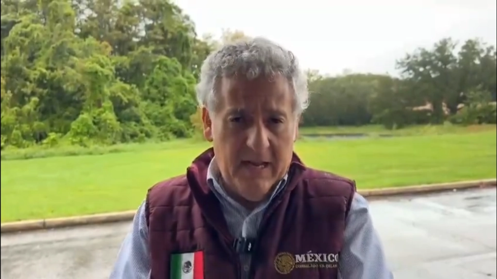 El cónsul de México en Orlando, Juan Sabines durante su videomensaje difundo en redes sociales