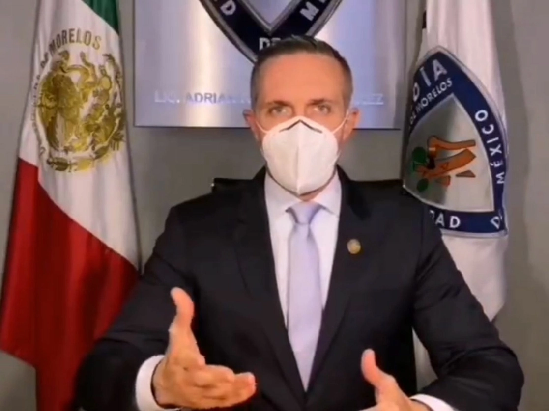 El alcalde de Cuajimalpa, Adrián Rubalcava, llamó a la ciudadanía a dar su apoyo para no regresar al confinamiento. Imagen tomada del video difundido en el Twitter de @AdrianRubalcava