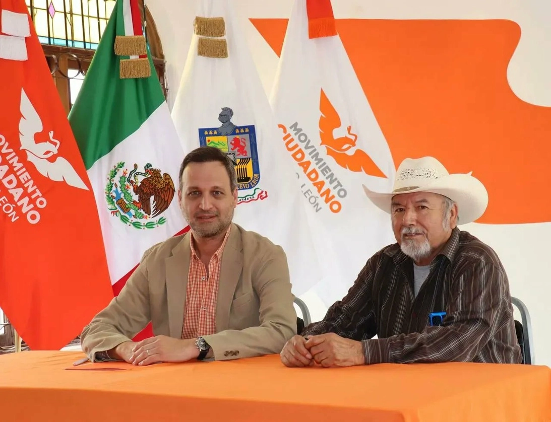 El alcalde de Mier y Noriega, el ex panista Santana Martínez Peña, se sumó a Movimiento Ciudadano, el 26 de mayo de 2022. Foto tomada de @MovCiudadanoNL