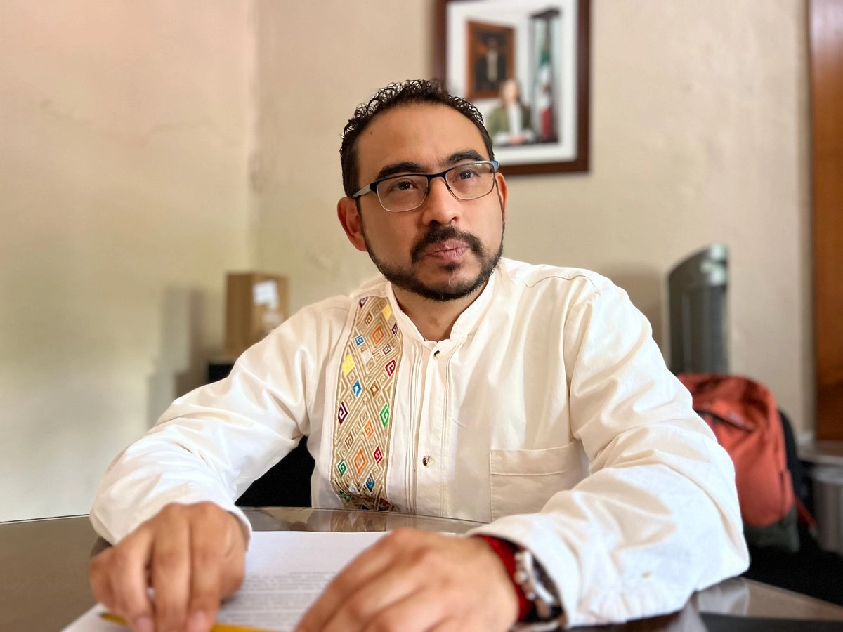 Perseo Quiroz Rendón, presidente municipal de Tepoztlán, Morelos, señaló que una de las llamadas telfónicas que recibió de presuntos delincuentes fue rastreada hasta un penal del estado de México. Foto  