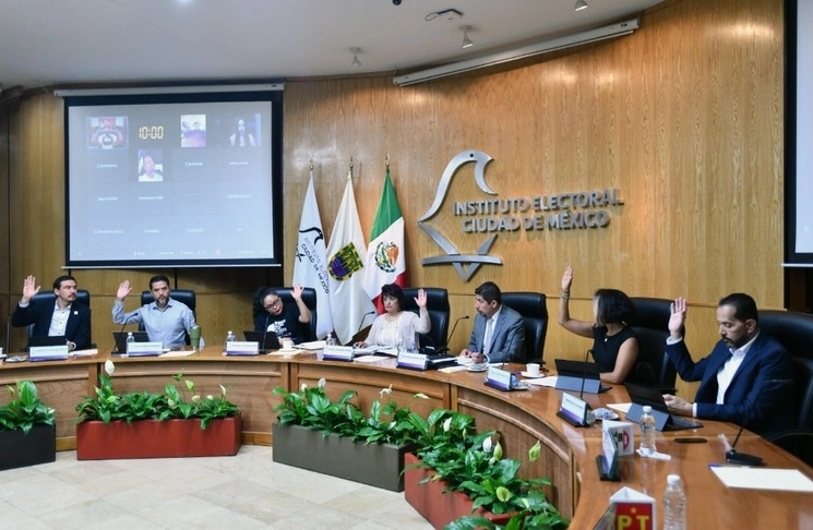 El Consejo General del Instituto Electoral local aprobó dar vista a la Contraloría por la difusión de una revista que promociona la imagen de la alcaldesa de Cuauhtémoc, Sandra Cuevas, que fue pagada con recursos públicos. Foto cortesía IECM 