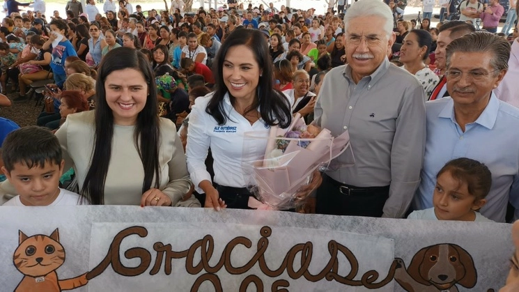 Alejandra Gutiérrez Campos (camisa blanca), presidenta municipal de León, Guanajuato. Foto Carlos García 