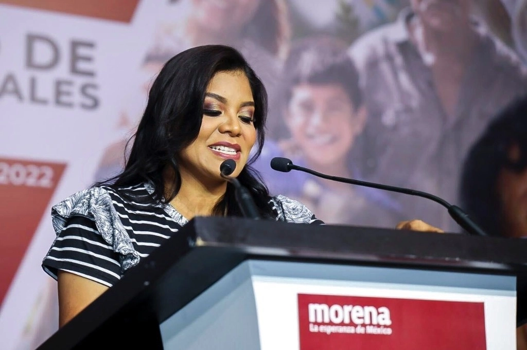 La alcaldesa sostuvo que su separación no afectará el funcionamiento de gobierno, el cual ocupará de forma interina su suplente Karla Ivonne Vázquez Salas del 14 de abril al 2 de junio, día de los comicios. Foto tomada de X @Montserrat4T