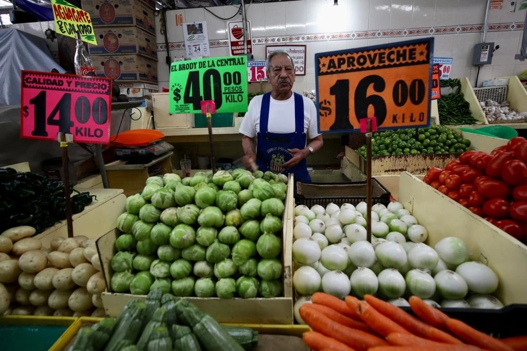 La inflación alcanzó en noviembre de 2021 su nivel más alto en 25 años, señaló la OCDE. Foto Yazmín Ortega Cortés