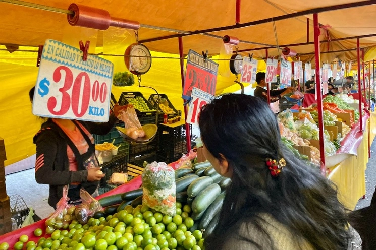 La inflación se mantiene por encima del objetivo de estabilidad de precios del Banco de México. Foto Roberto García Ortiz 
