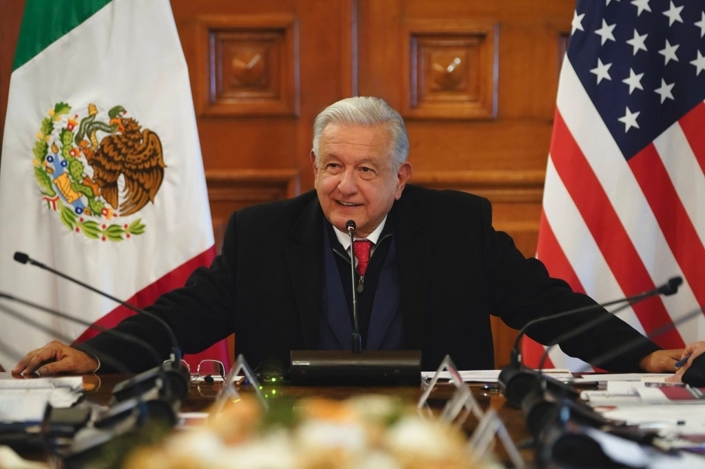 El presidente Andrés Manuel López Obrador durante el encuentro con el secretario de Estado de EU, Antony Blinken. Foto tomada de la cuenta de X @lopezobrador_
