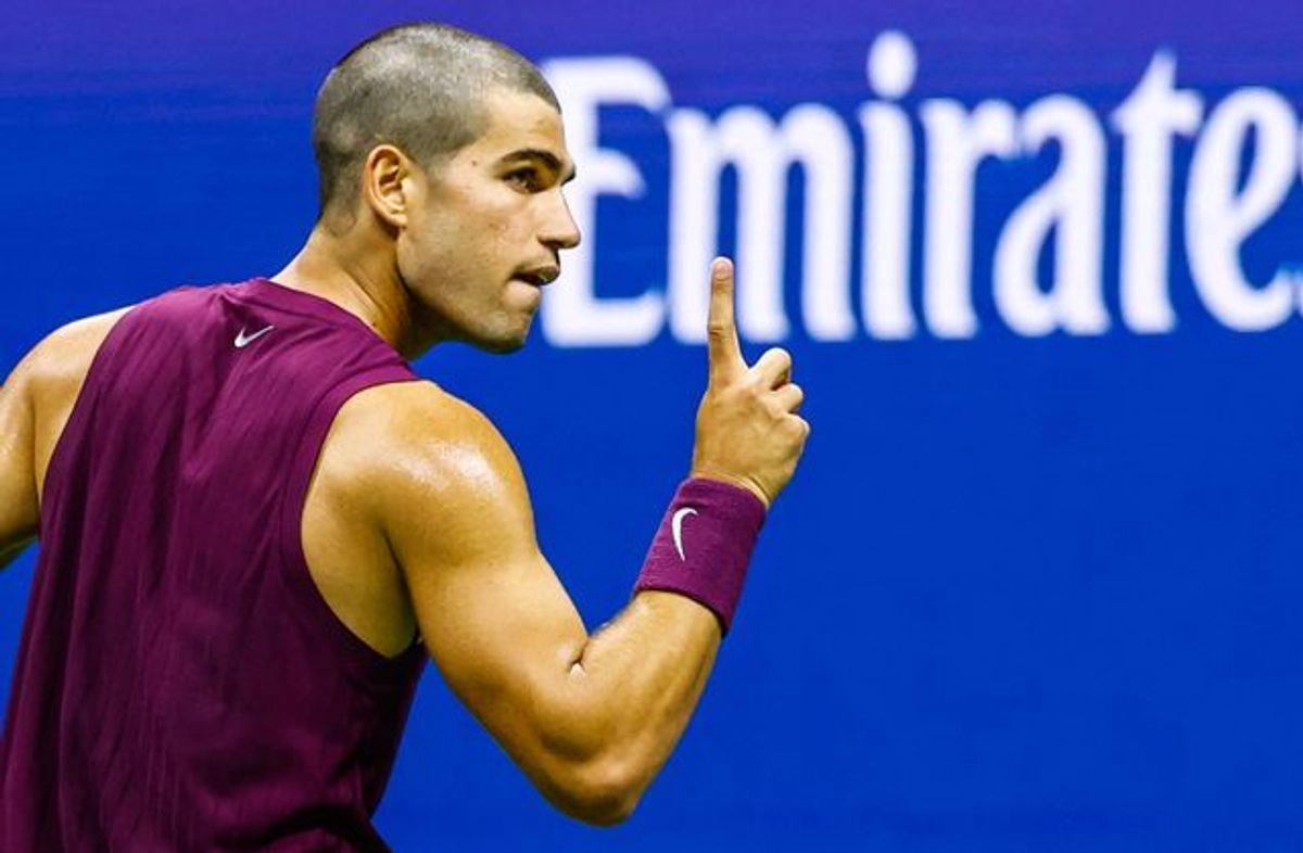 El tenista español, Carlos Alcaraz al término del juego. Foto 