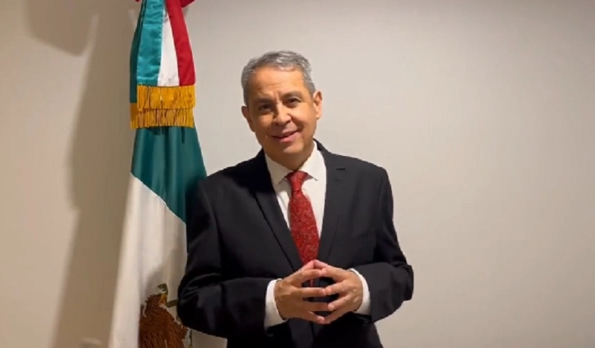 Alejandro Negrín embajador de México en Vietnam. Foto