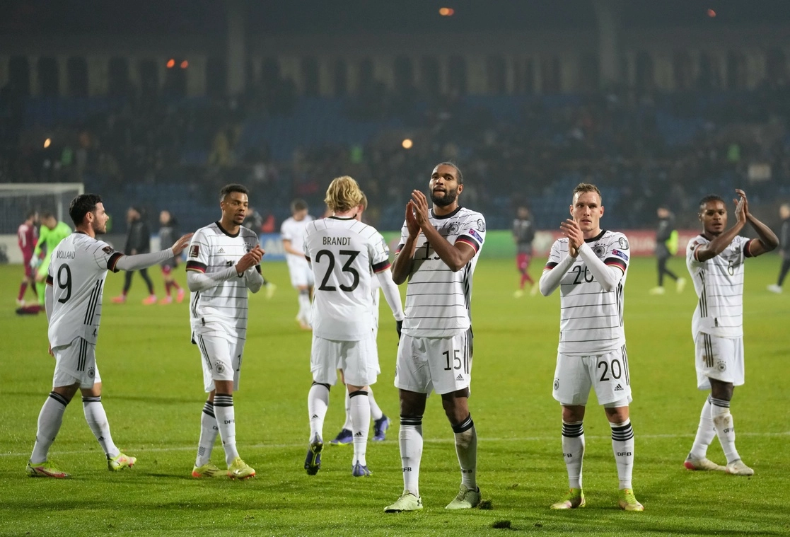 La escuadra alemana celebra el 4-1 ante Armenia en las eliminatorias de la UEFA rumbo a Qatar 2022. Foto Ap