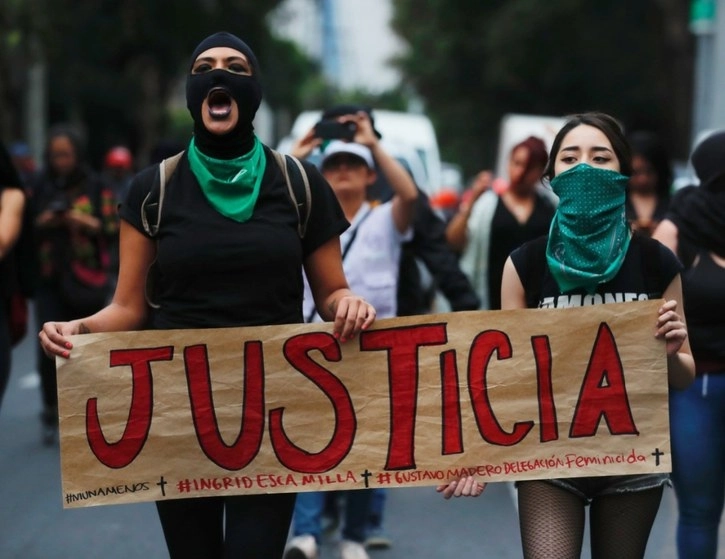 Mujeres de diferentes colectivos feministas durante una manifestación en imagen de archivo. Foto Víctor Camacho