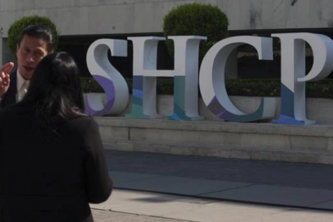La Secretaría de Hacienda y Crédito Público alertó sobre falsas campañas de entrega de créditos. Foto Cristina Rodríguez