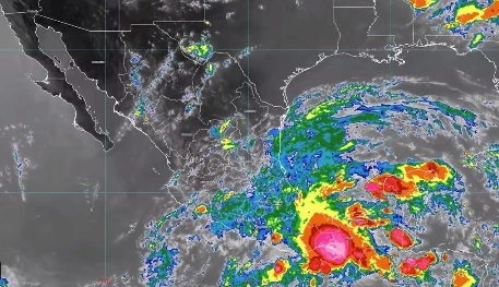 En la mayoría de los estados con pronóstico de lluvias también se
esperan descargas eléctricas. Imagen cortesía SMN