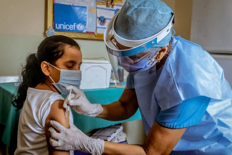 Uno de cada cuatro niños de América Latina y el Caribe no tienen la pauta completa de vacunación, alertó Unicef. La imagen, en Venezuela. Foto tomada del sitio de https://www.unicef.org / Archivo