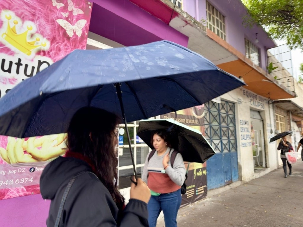 Continúan las lluvias en la Ciudad de México. Foto Roberto  García Ortiz / La Jornada