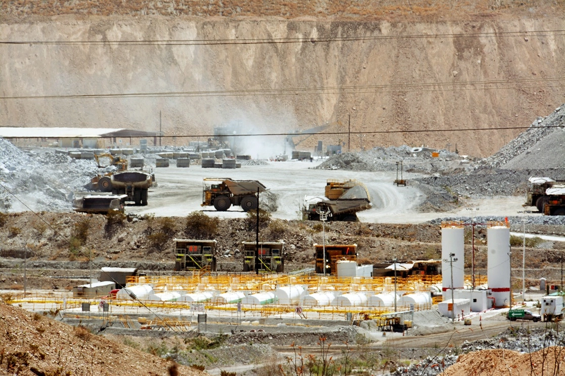 Hay preocupación entre expertos por posible luz verde a minería submarina. En la imagen, mina de oro Peñasquito, en Zacatecas. Foto Alfredo Valadez