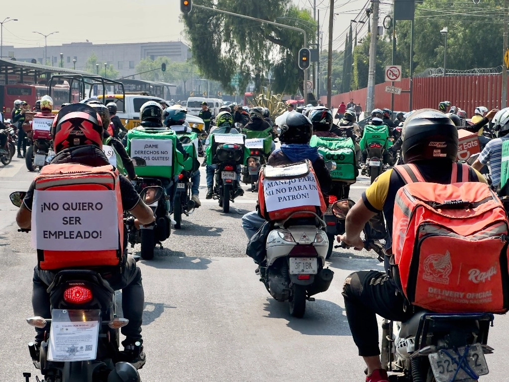 Alianza In México pide ajustar algunos aspectos en la iniciativa de reforma a la LFT que busca otorgar seguridad social a repartidores de las plataformas digitales. Foto Roberto García Ortiz / Archivo