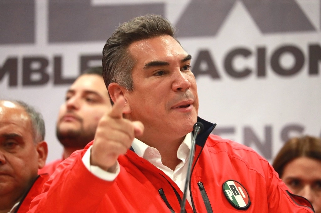 El presidente nacional del PRI, Alejandro Moreno, durante una conferencia en el CEN del partido, el 8 de julio de 2024. Foto Luis Castillo