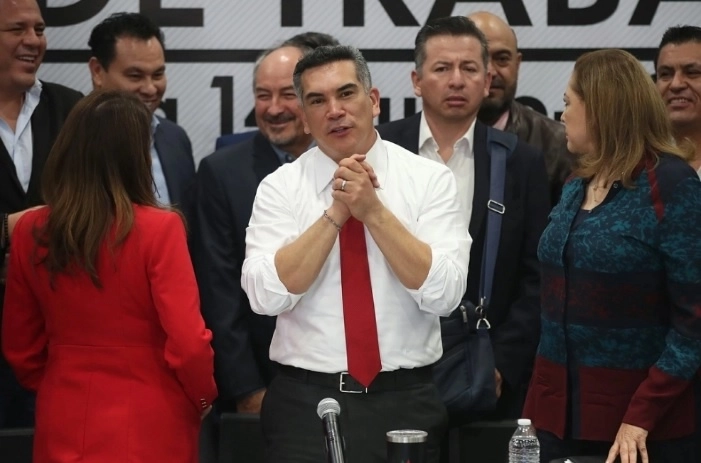 La lista completa de candidatos a las dos cámaras del Congreso no se reveló esta noche oficialmente, debido a que todavía hay jaloneos de aspirantes a quienes la dirigencia de Moreno Cárdenas no cumplió sus compromisos de reelección. Foto José Antonio López / Archivo