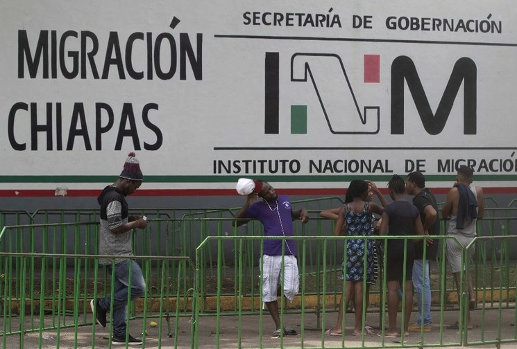 Migrantes a su paso por la ciudad de Tapachula, Chiapas, en imagen de archivo. Foto Alfredo Domínguez