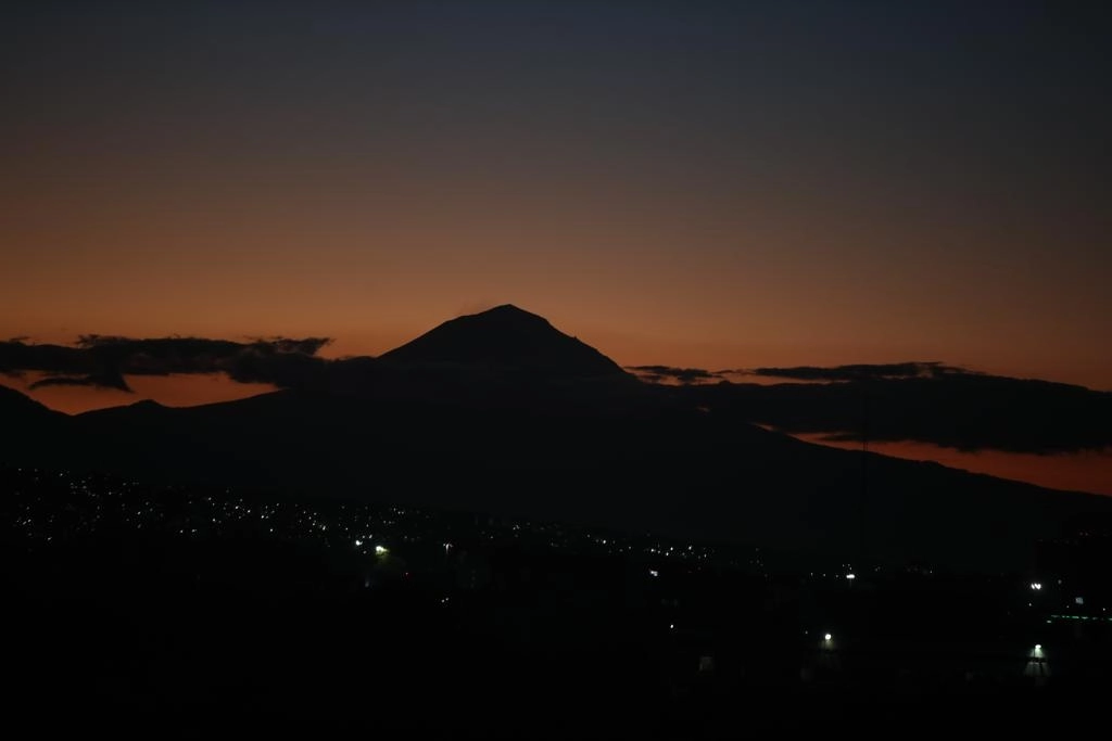Pasadas las 20 horas, subió al Popocatépetl otro grupo de cinco integrantes de Rescate agreste de la comunidad de San Rafael, Tlalmanalco. Foto La Jornada / Archivo