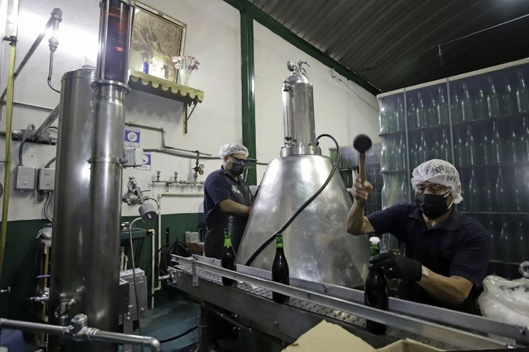 Con el objetivo que las mipymes mexicanas puedan formar parte del proceso de relocalización de empresas, Nafin y el Bancomext anunciaron un programa para facilitar recursos a estas firmas de una manera más sencilla. Foto Cuartoscuro / Archivo