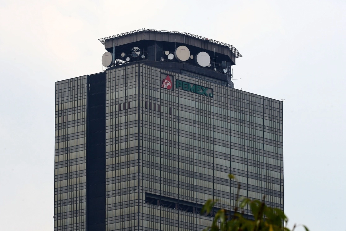 Torre de Pemex en la Ciudad de México. Foto Roberto García Ortiz / Archivo