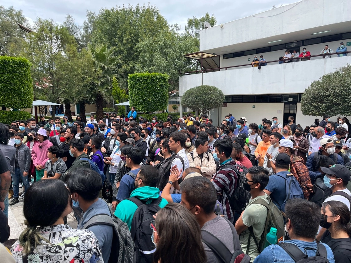 Durante una asamblea de la comunidad estudiantil de ESIME Ticomán, realizada el pasado 8 de septiembre. Foto Alfredo Domínguez