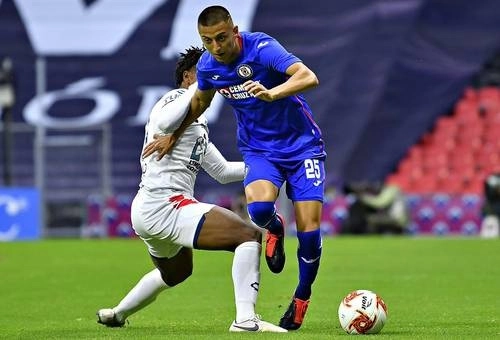 Roberto Alvarado, mediocampista de Cruz Azul, estaba considerado en selección Sub 23, que se prepara rumbo al preolímpico de Guadalajara. Foto Twitter @CruzAzulCD