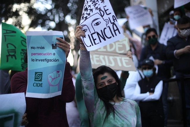 Alumnos del CIDE durante una protesta el pasado 04 de diciembre de 2021. Foto Yazmín Ortega

