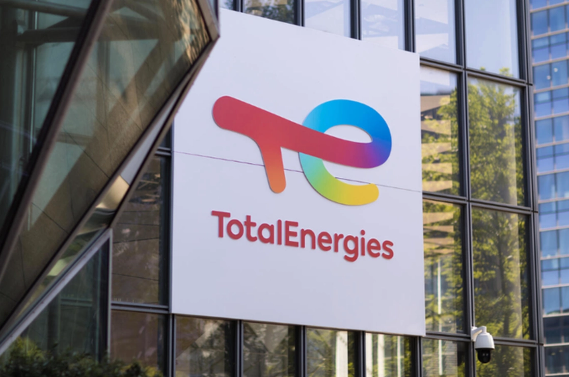 TotalEnergies quiere acelerar el crecimiento de sus inversiones en energías renovables y electricidad. Foto tomada de la cuenta de Twitter @TotalEnergies